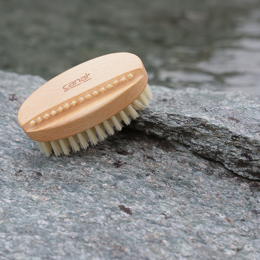 Brosse pour les mains